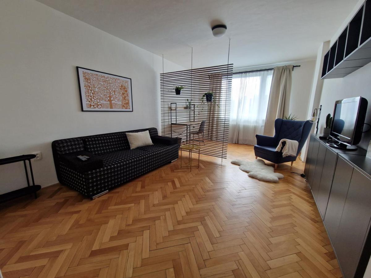 Pelclova Apartment Ostrava Extérieur photo
